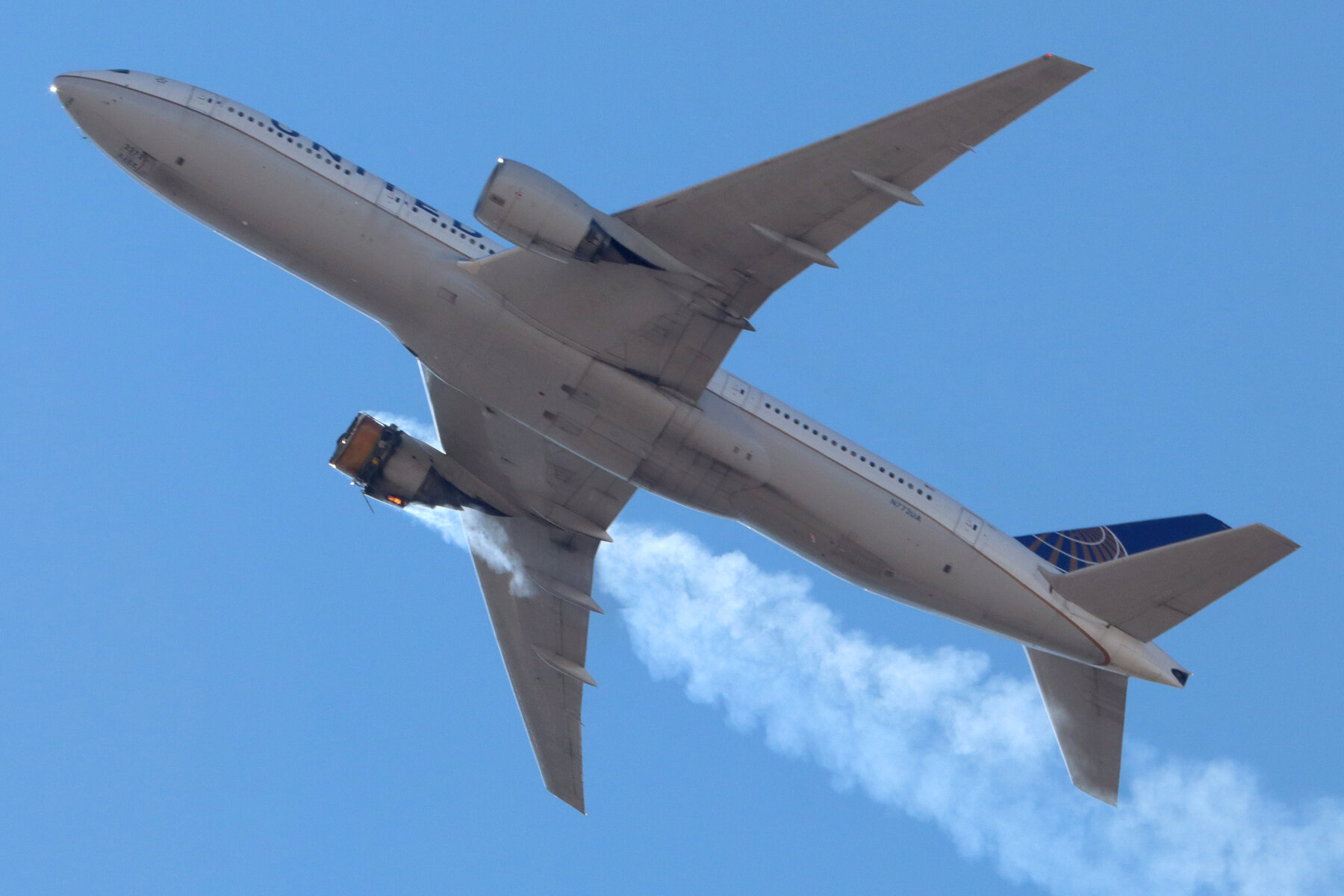 United Flight Sheds Debris Over Broomfield, Colo., After Engine Failure